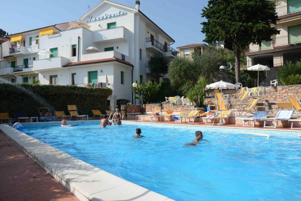 Residence Mare Verde Pietra Ligure Exterior foto